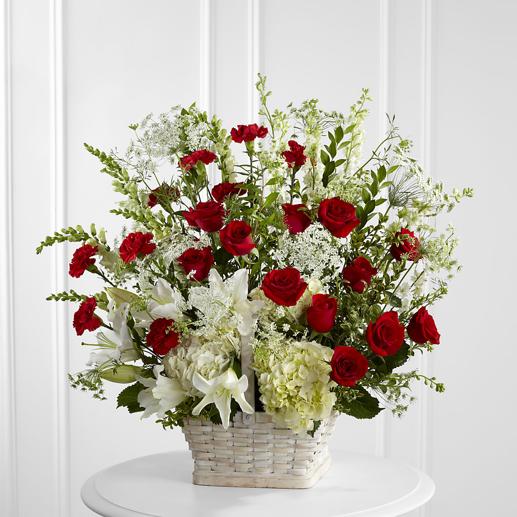 In Loving Memory Arrangement – KRISTINA'S BASKETS AND BOUQUETS, Smithfield NC