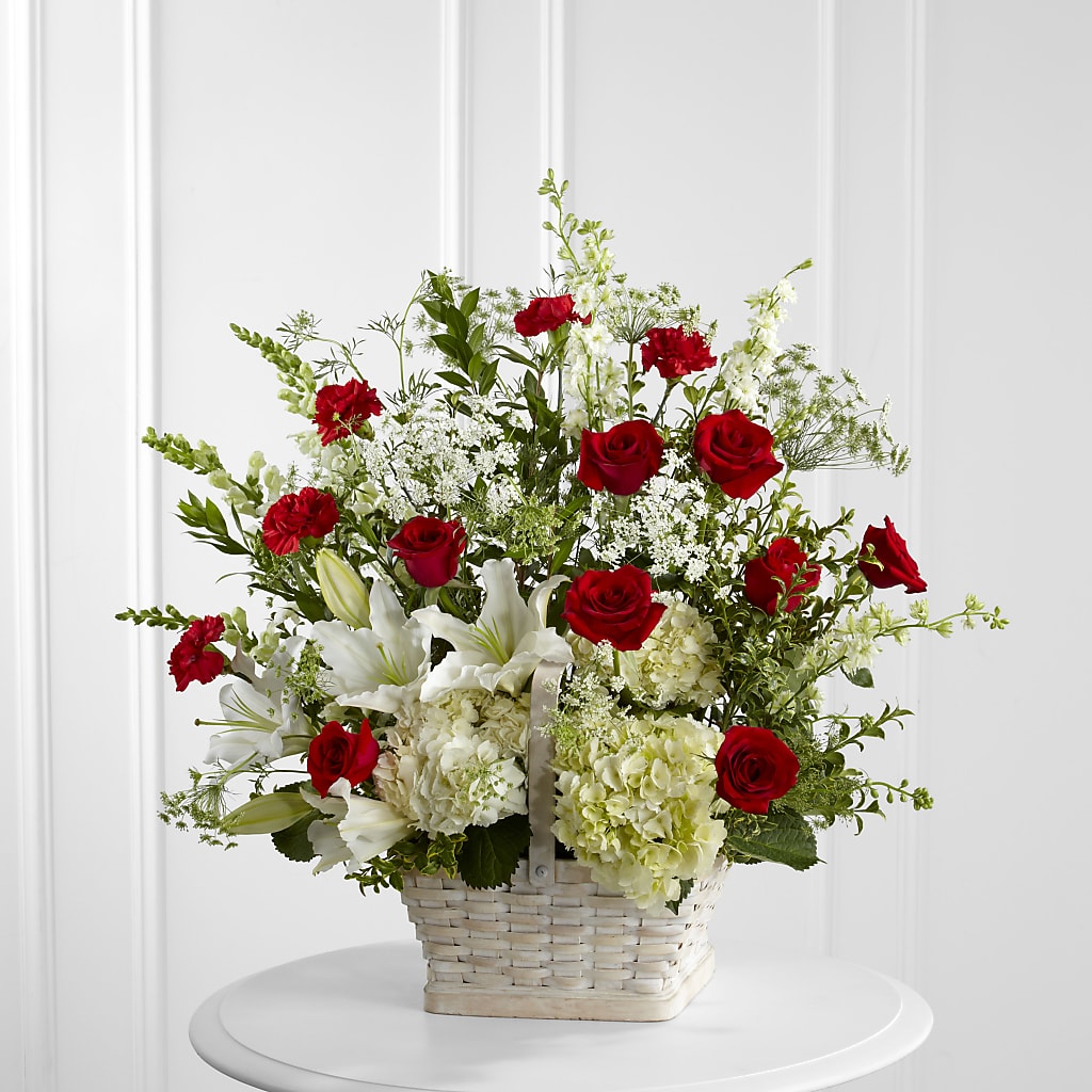 In Loving Memory Arrangement – KRISTINA'S BASKETS AND BOUQUETS, Smithfield NC