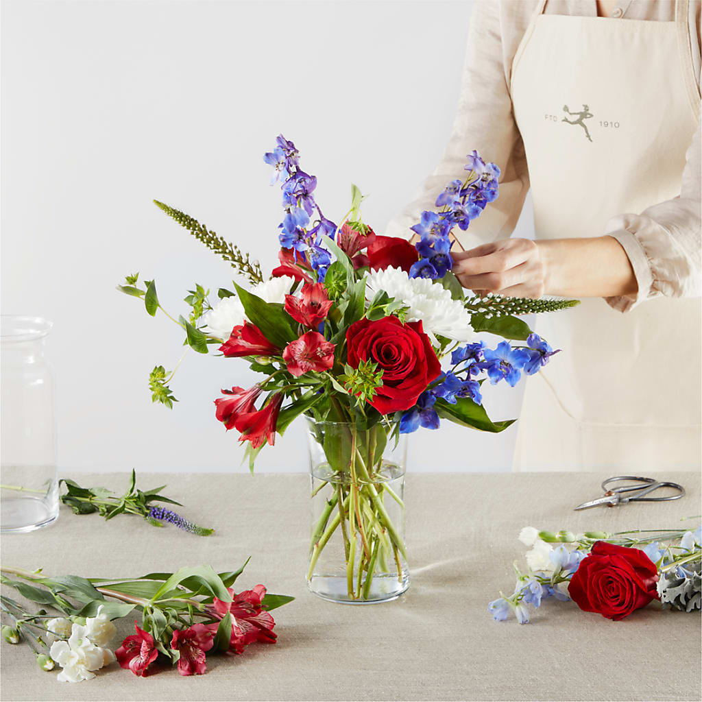 Star Spangled - A Florist Original – KRISTINA'S BASKETS AND BOUQUETS, Smithfield NC