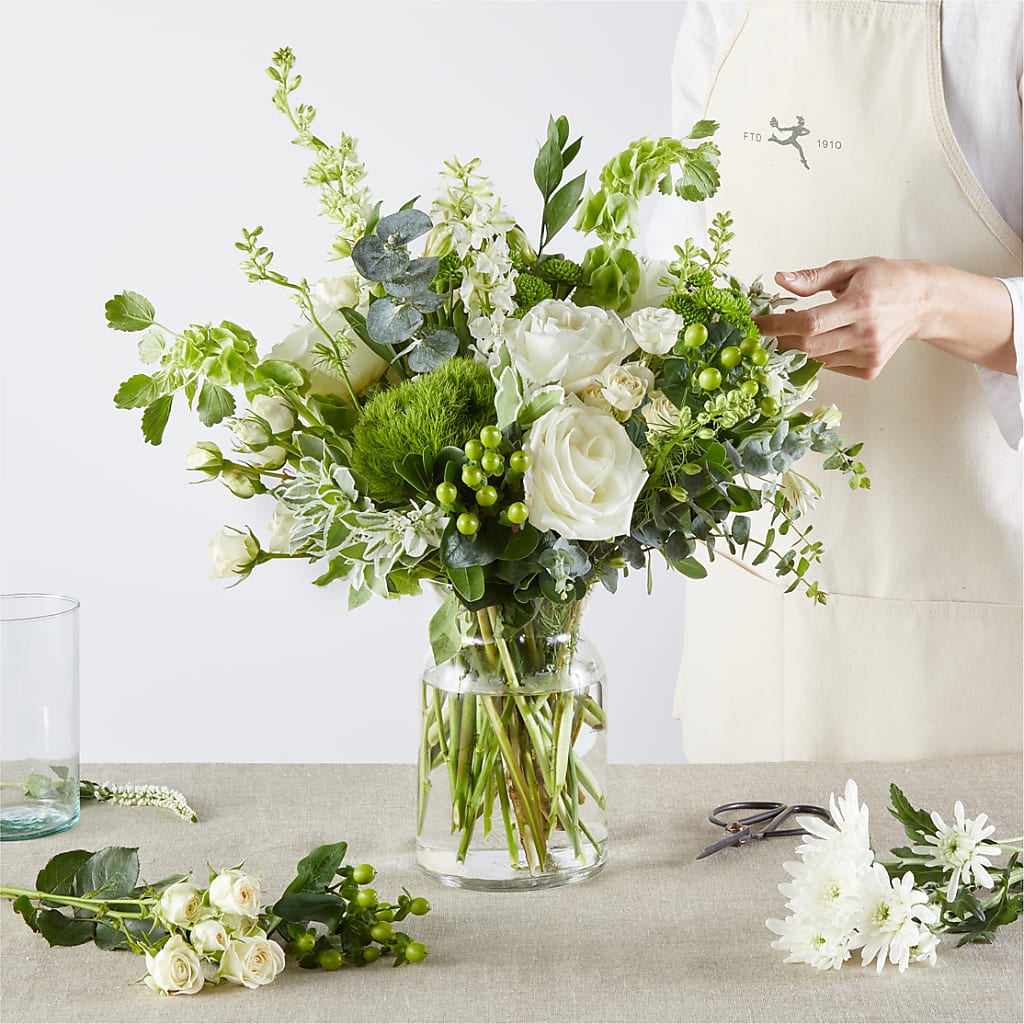 Irish Garden - A Florist Original – KRISTINA'S BASKETS AND BOUQUETS, Smithfield NC